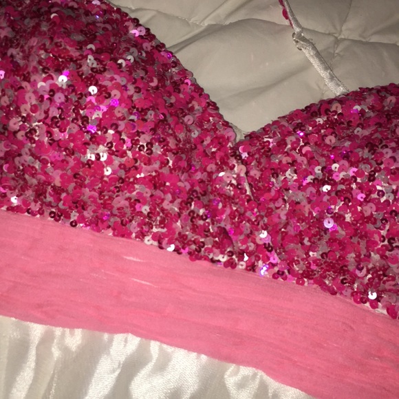 Homecoming or prom dress - Picture 4 of 8